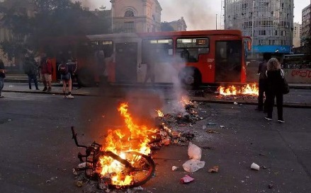 西班牙加泰罗尼亚地区骚乱 西班牙加泰罗尼亚地区骚乱